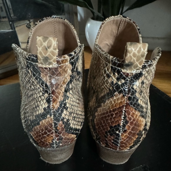 Snake skin CL by Laundry booties, size 5.5 - Picture 3 of 5